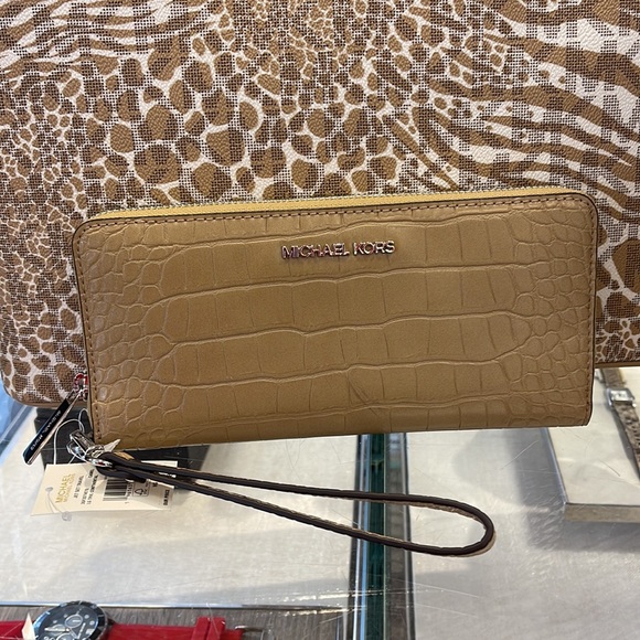 Michael Kors Large Jet Set Travel Continental Wristlet Phone Holder Case Wallet - Picture 2 of 16